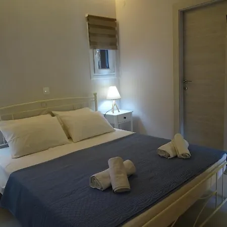 Otto House Bennitses Beach Apartment